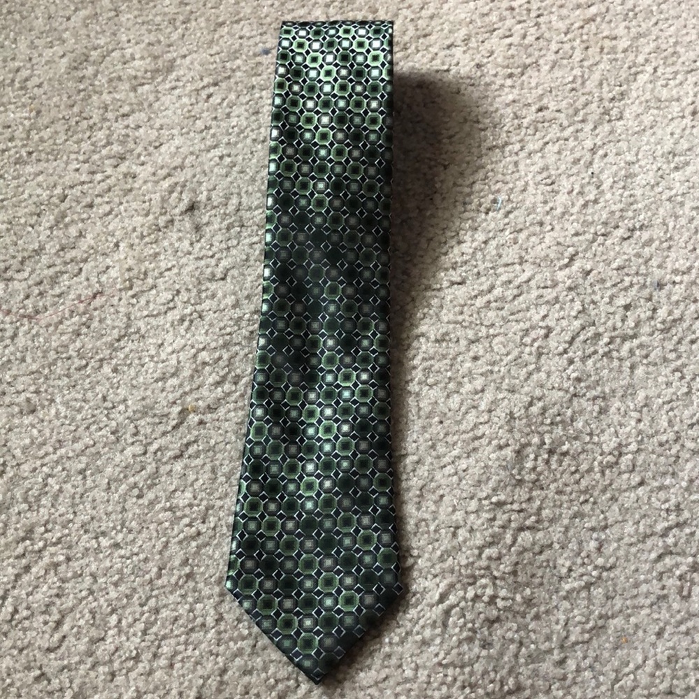 Arrow Green and Black Tie